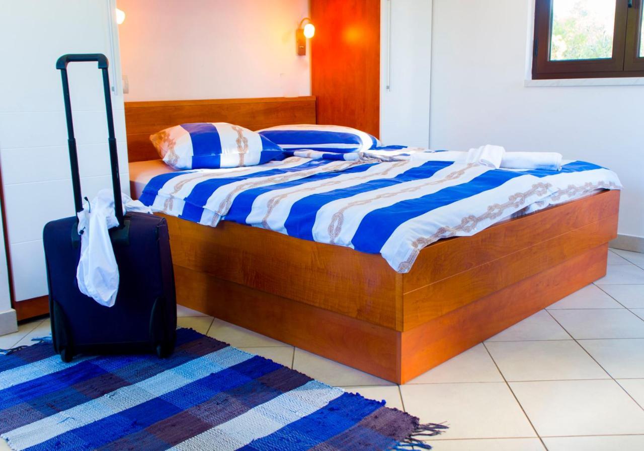 The Sea House Apartments Вис Екстериор снимка