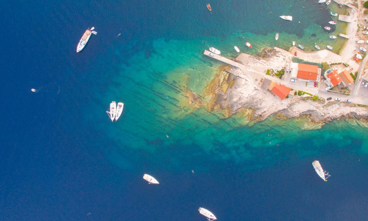The Sea House Apartments Вис Екстериор снимка